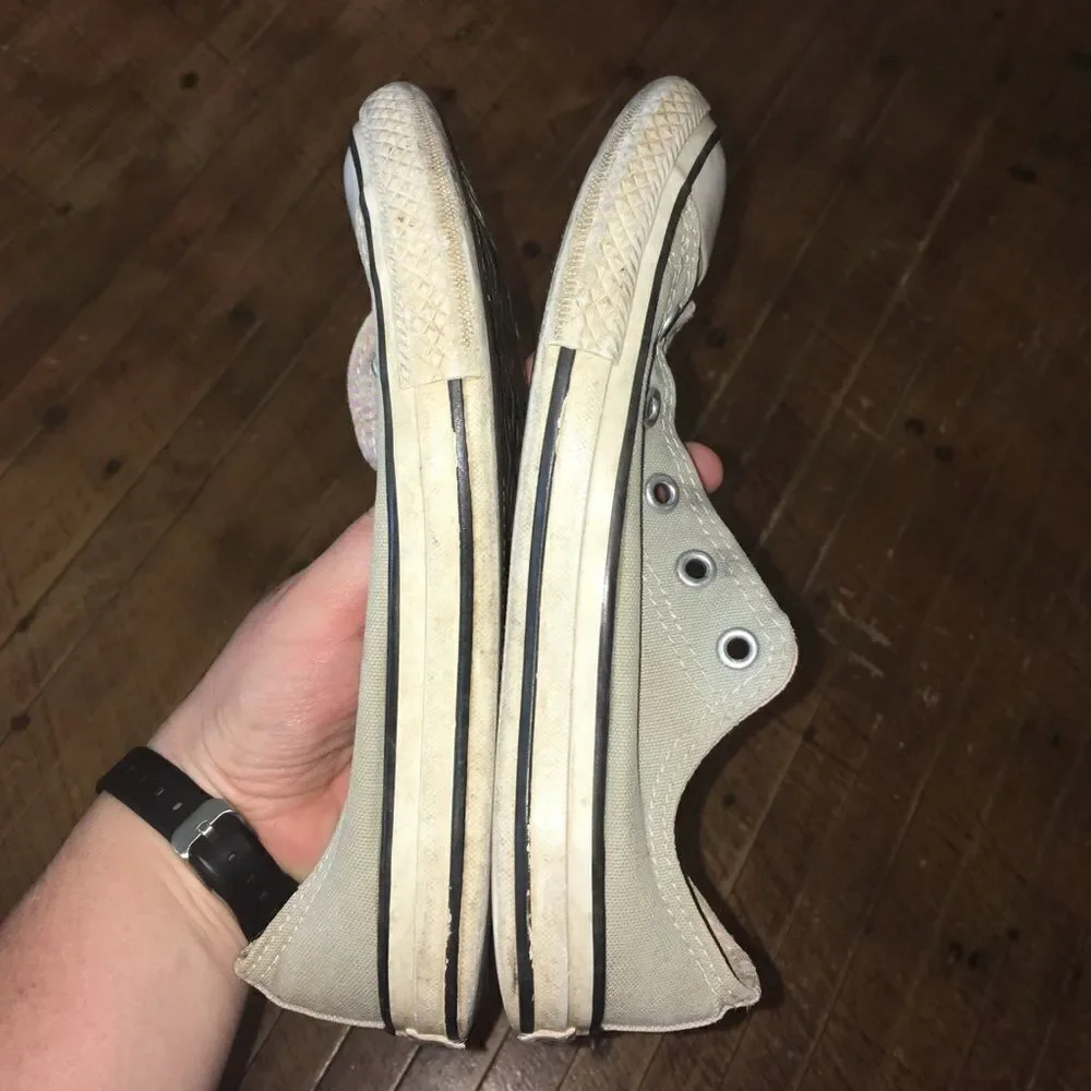 Converse/Chucks low top sneakers